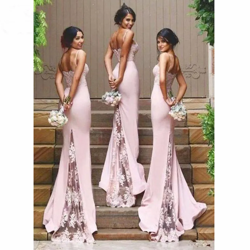 Женское платье подружки невесты розовое на тонких бретельках с кружевной