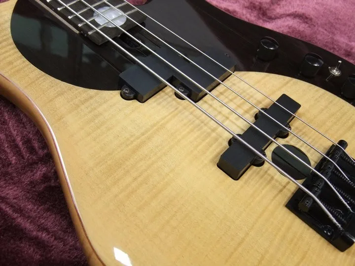 New arrival Yin an Yang 5 strings Bass guitar with active pickups /electric guitar