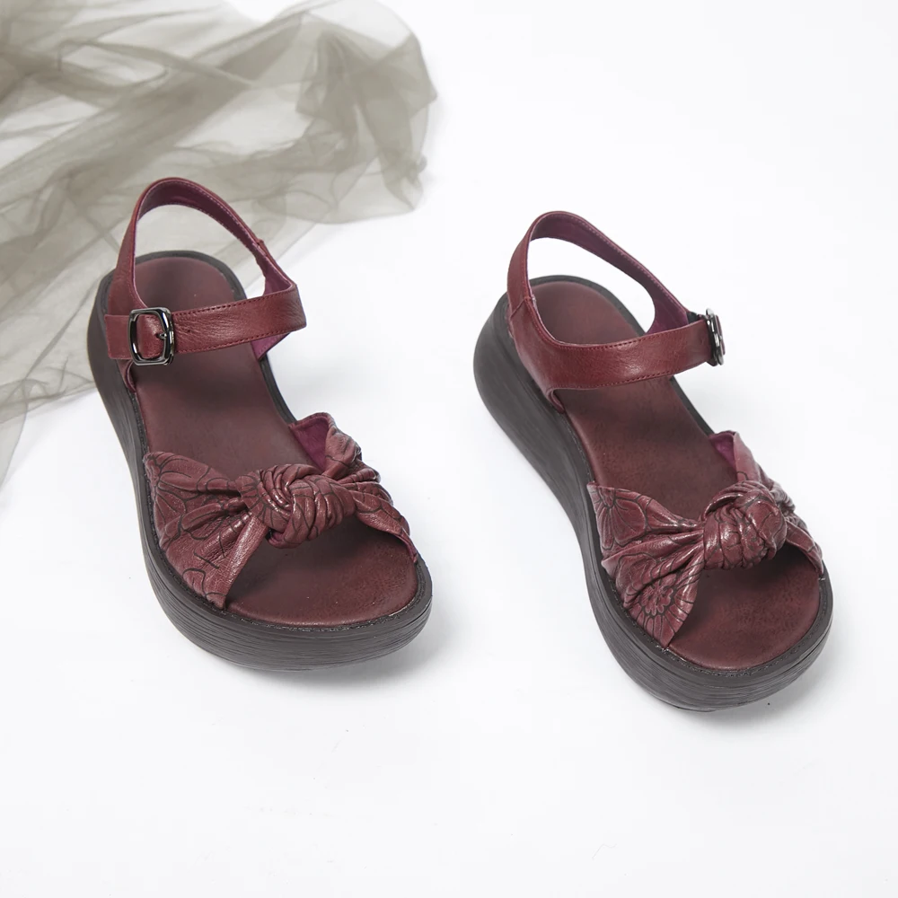 2019 summer new retro women's shoes leather handmade flower sandals with thick sole buckle fish mouth middle-aged | Обувь