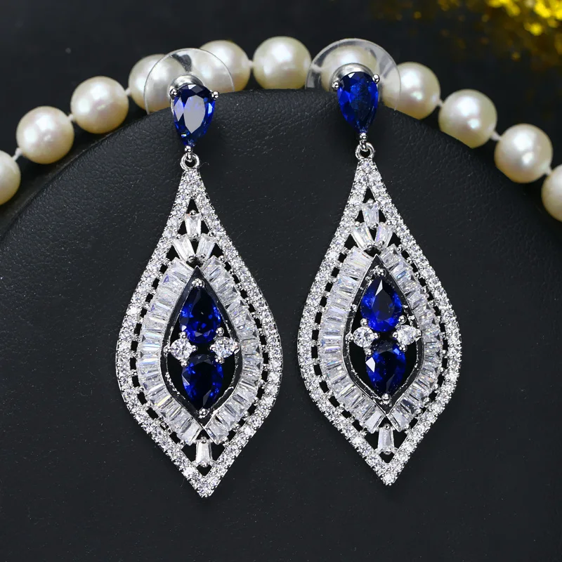 Роскошные длинные висячие серьги ANGELCZ с зелеными кристаллами для вечеринок