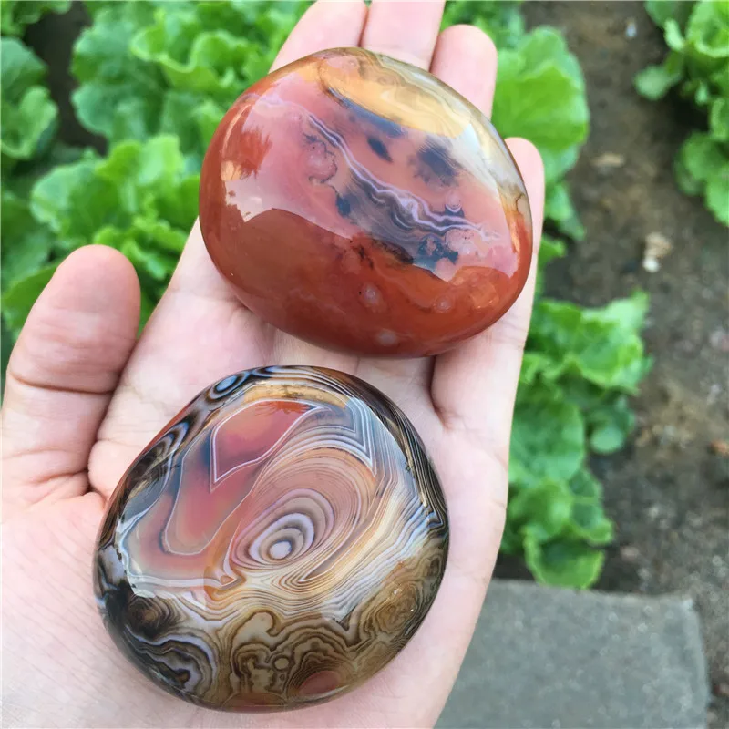 Фотообои! Красивые Натуральные драгоценные камни и минералы sardonyx с ладонью