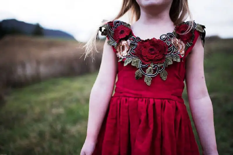 Нарядное платье с объемными цветами для маленьких девочек костюм без рукавов