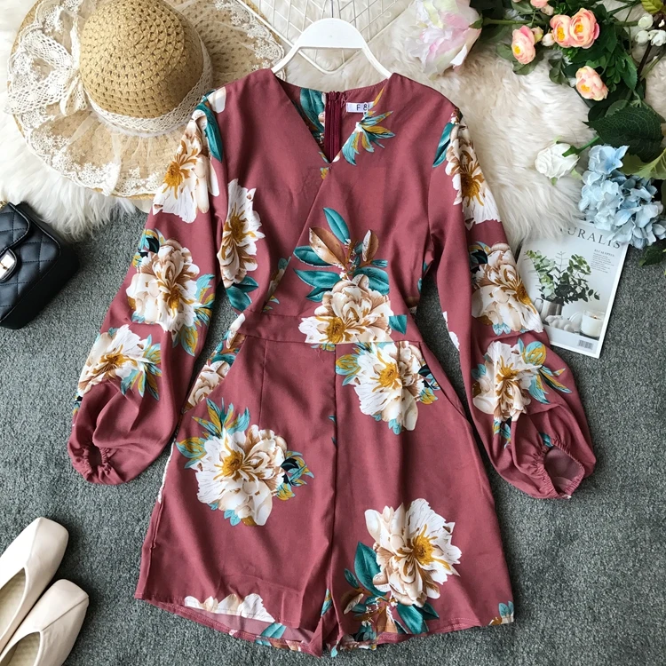 New Korean Version Holiday Wind V-collar Flower Printing Pure High-waist Beach Couplet Pants Broad-legged Shorts |