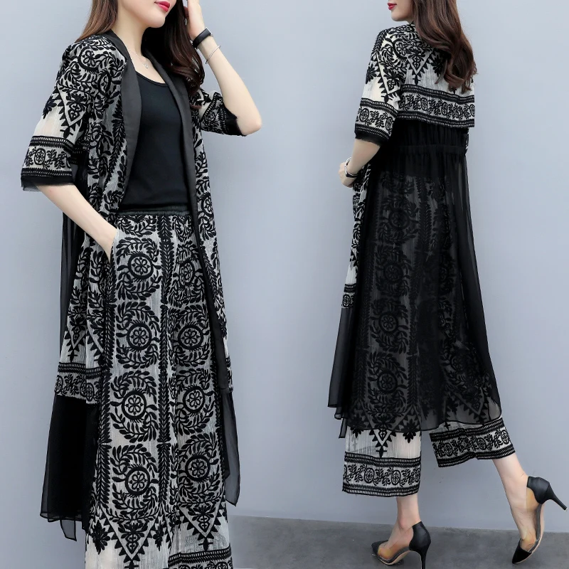 Стильный сшитый женский летний костюм комплект из двух предметов Vogue Conjunto Feminino