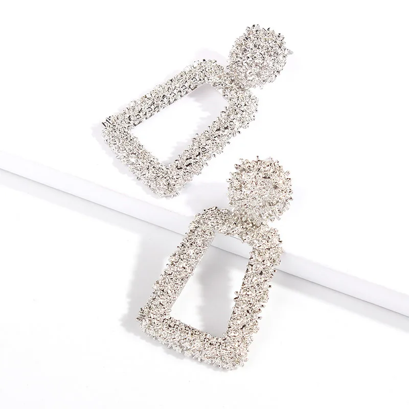 Серьги-подвески женские большие в винтажном стиле золотистого цвета | Украшения