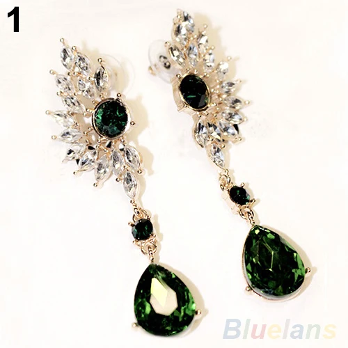 Женские серьги гвоздики в форме крыльев с симметричными кристаллами и стразами