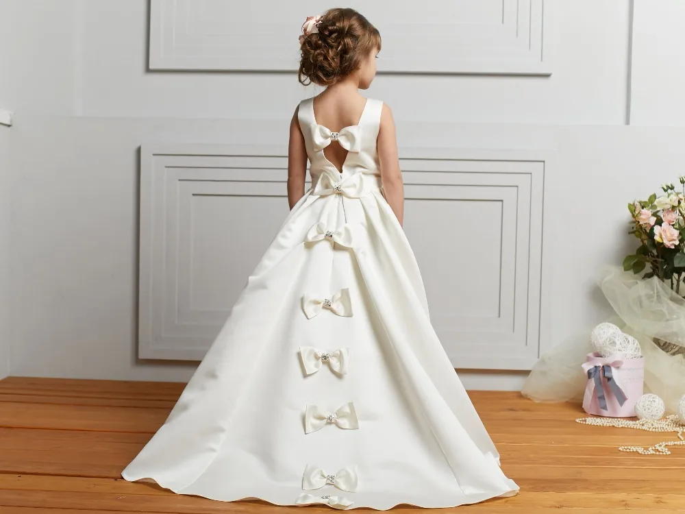 

Elegant A-Line Satin Flower Girl Dresses for Weddings Party 2020 Little Girls Holy First Communion Pageant Gowns with Bow