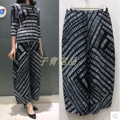 HOT SELLING Miyake fold striped three quarter round collar T-shirt + wide leg pants suit IN STOCK |