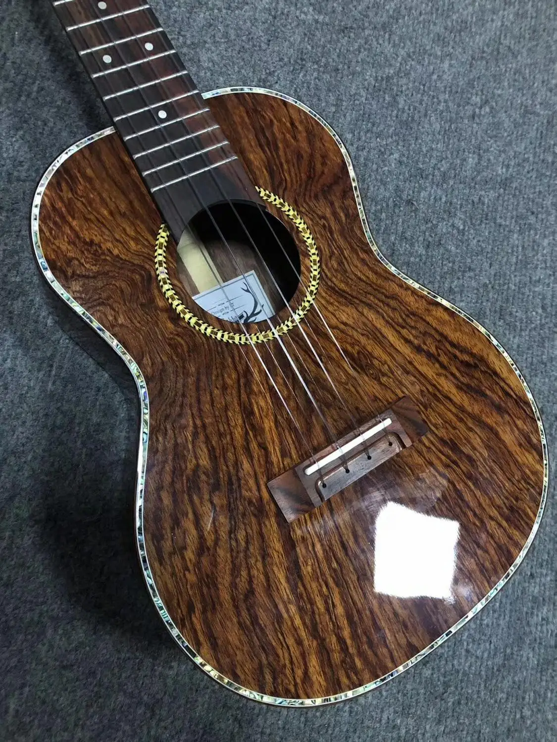 26-дюймовый палисандр все-в-одном миниатюрная гитара укулеле Гавайская 4-струнная