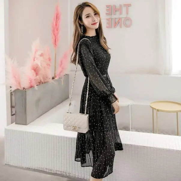 Женское длинное шифоновое платье в горошек с длинным рукавом плиссированное