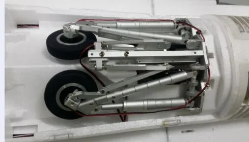 Металлическая Выдвижная посадочная шестерня полный комплект с 2 сервоприборами