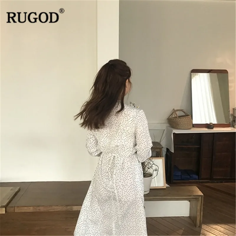 Женское платье миди RUGOD элегантное в горошек с поясом и v-образным вырезом