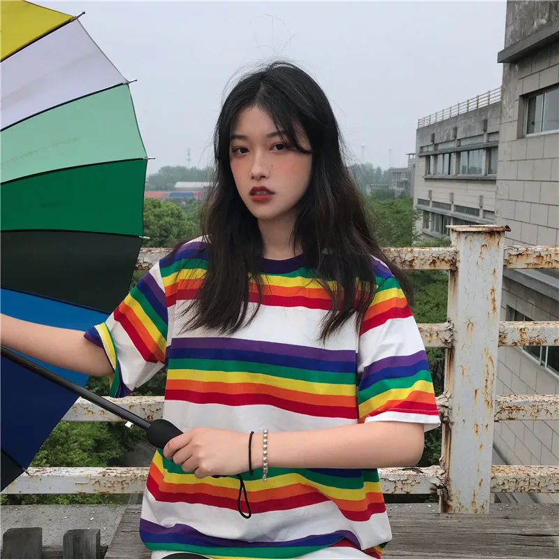 Новая летняя Корейская футболка ulzzang Harajuku bf wind свободная в радужную полоску с