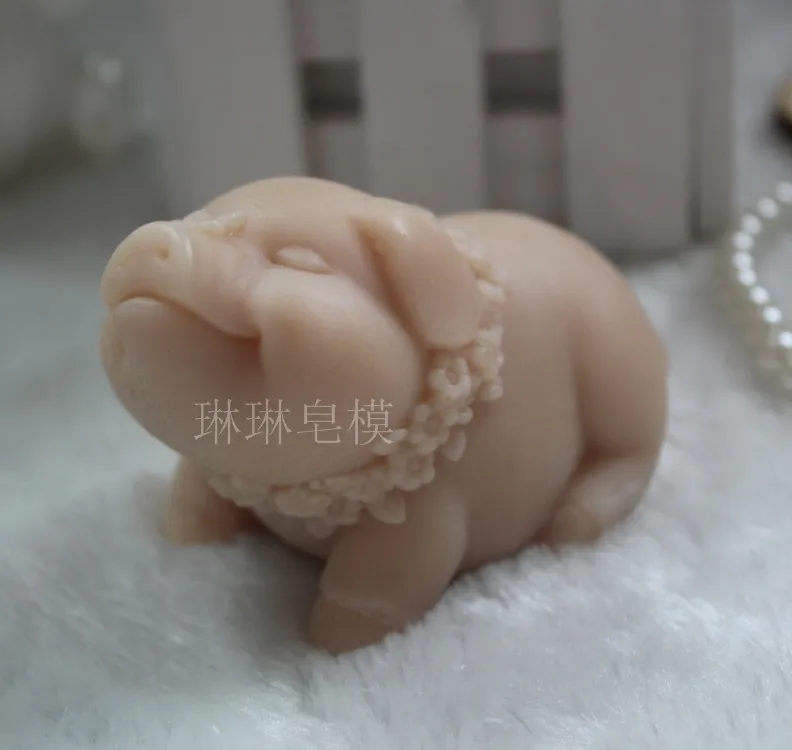 

handmade soap silica gel mould candle soap mould silicone mold for DIY cute pig