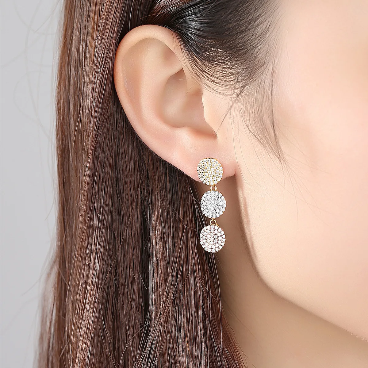 Серьги с медным инкрустированным белым кубическим цирконием ААА геометрические