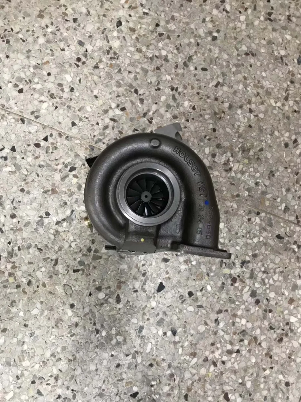 HY55V Турбокомпрессор 4046945 4043267 4043324 4043325 504252144 《 IVECO курсор 13 10 принт грузовика