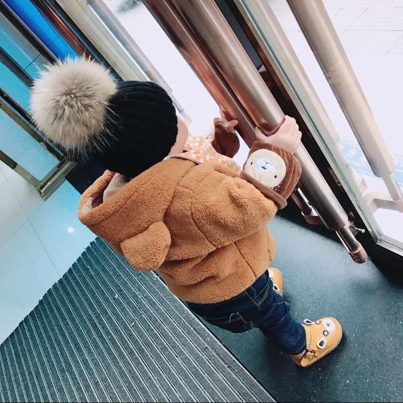 Енота меховая шапка зимняя шапка для детей в возрасте 2-7 лет, вязаная шапка зимние детские шапки для детей на осень-зиму на меху шапки с помпоном для девочек и мальчиков