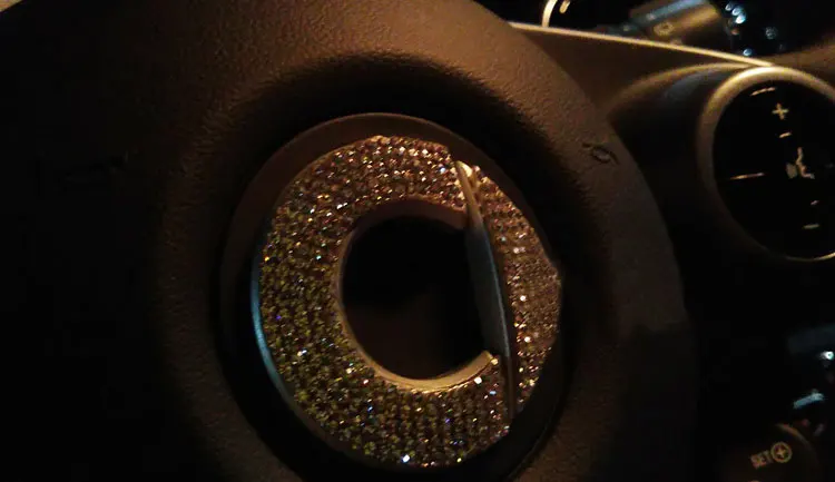 Для Mercedes Smart 451 453 Fortwo Forfour украшение автомобиля bling стикер аксессуары флэш дрель логотип наклейка на руль