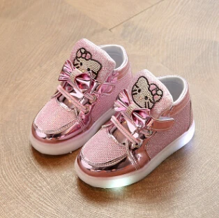 Детская обувь Новинка весны Hello Kitty со стразами светодиодной подсветкой Милая