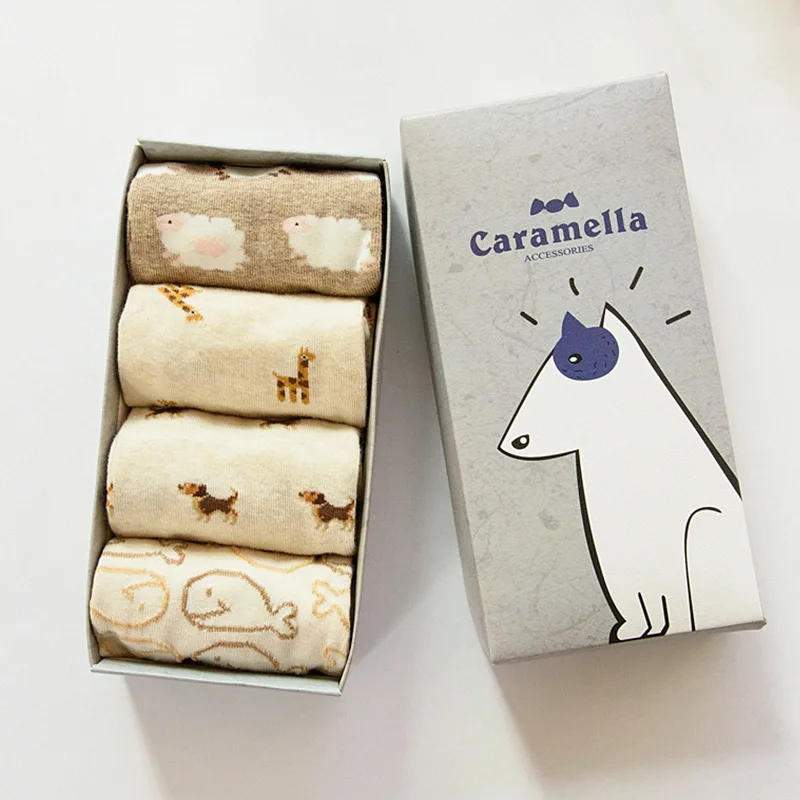 Носки женские короткие с мультяшным рисунком хлопок 4 пары в подарочной коробке |