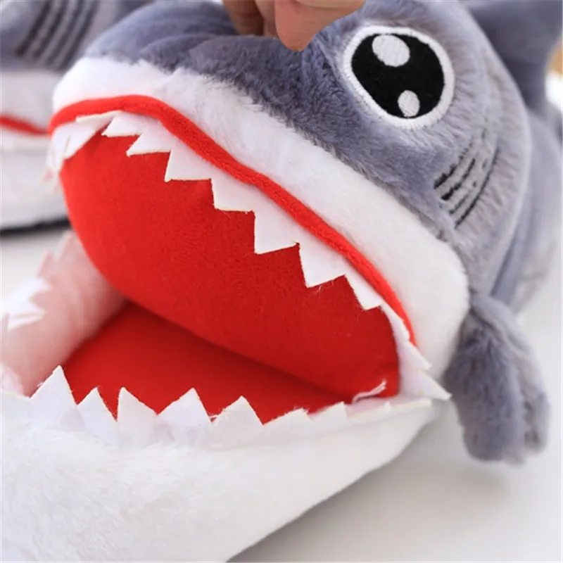 

28CM A Pair Funny Novel Suck Off Sharks Stuffed Plush Shark Shape Shoes House Soft Crocodile Plush Dolls Creative Toy