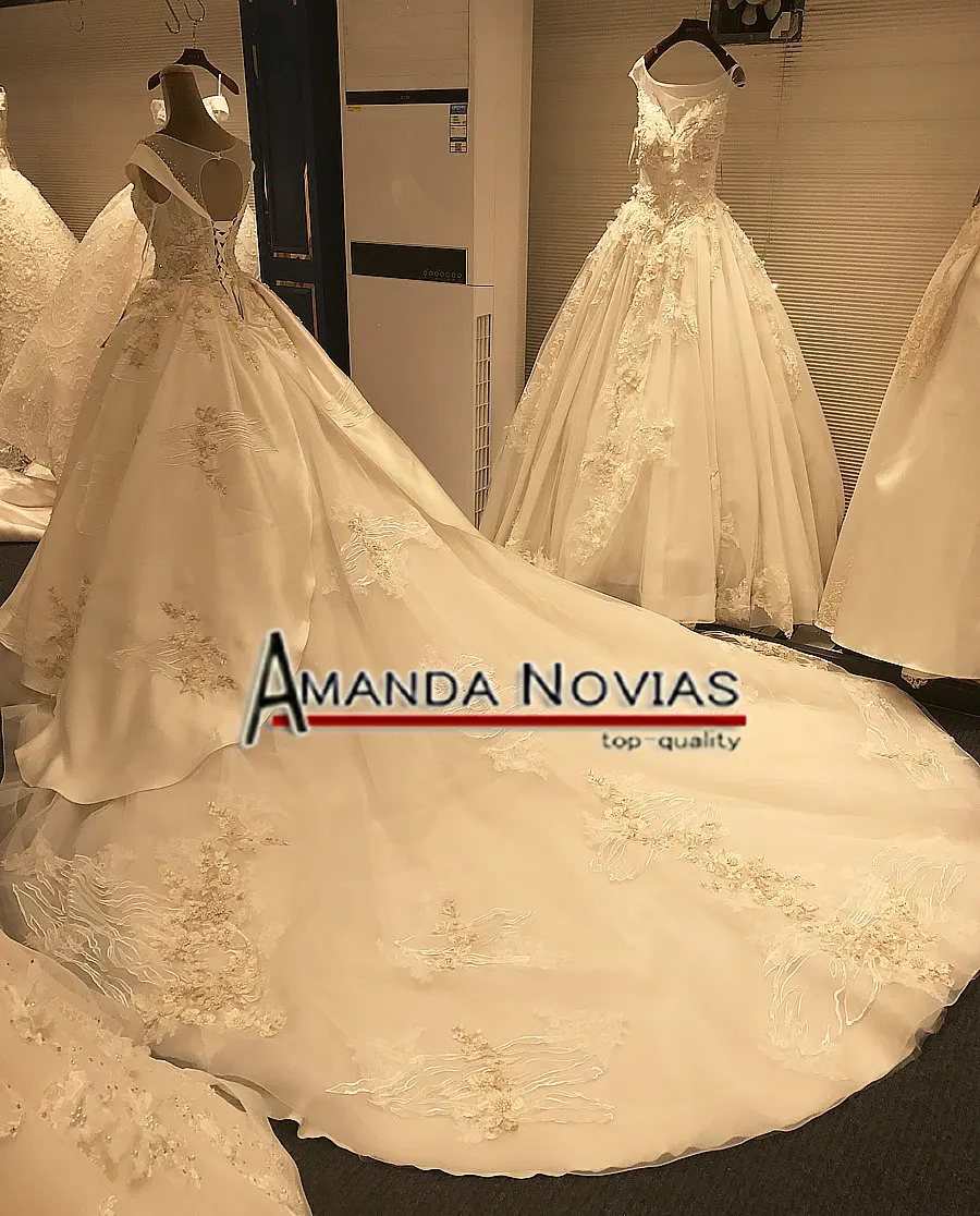 Свадебное платье с длинным шлейфом Amanda Novias роскошное бальное в арабском стиле