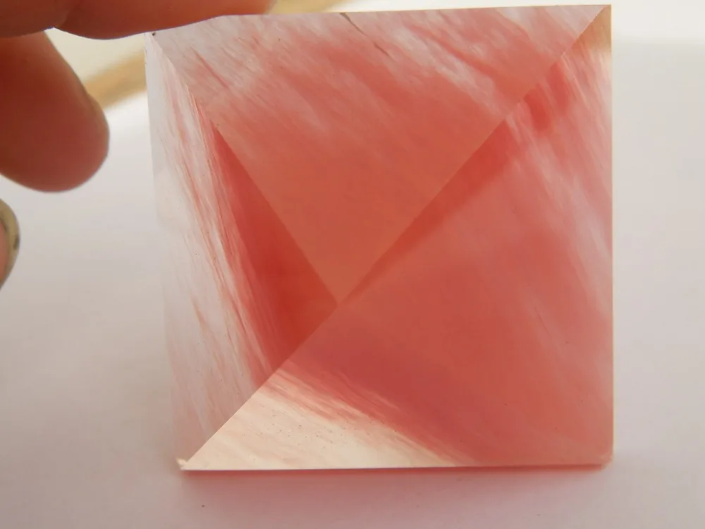 

71g SMELT RED.Quartz crystal pyramid POINT HEALING/