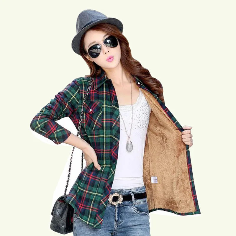 Разноцветная теплая женская рубашка в клетку с отложным воротником зимние