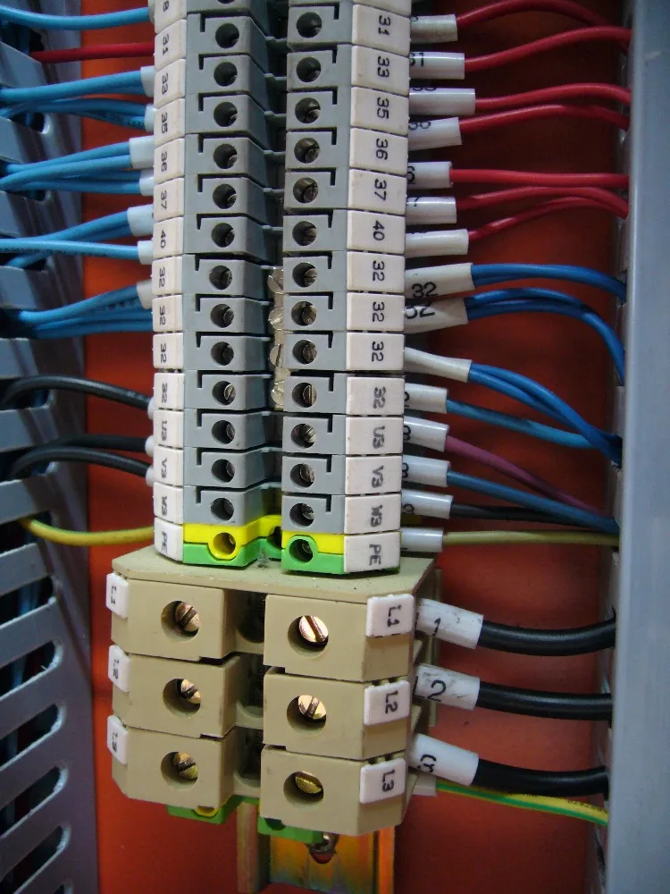 АТЭС сделал на заказ комбинированный штамповочный и режущий станок AIW 120/Q35Y 25