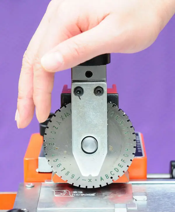 Ручная маленькая машина для печати букв на продажу | Инструменты