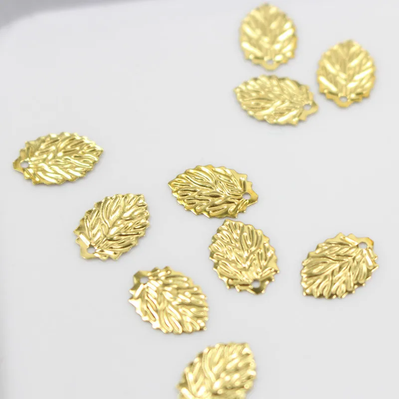 

Золотистый гравированный медный лист, небольшие плавающие бусины-разделители для изготовления ювелирных украшений, 12*8 мм, 100 шт.
