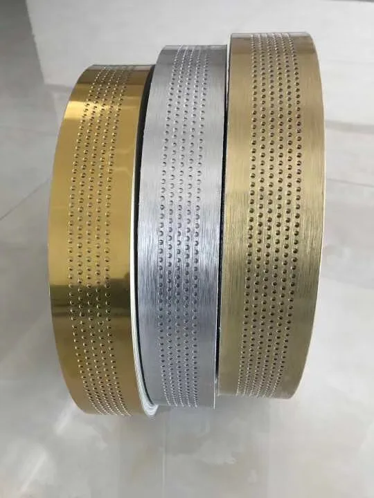 Алюминиевая пластиковая полоса письма канала с отверстиями ручной работы ililated