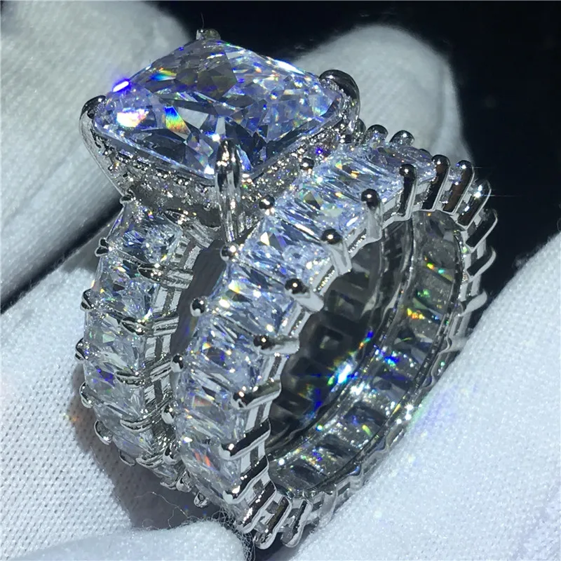 

Женский комплект колец из серебра 925 пробы, с фианитом