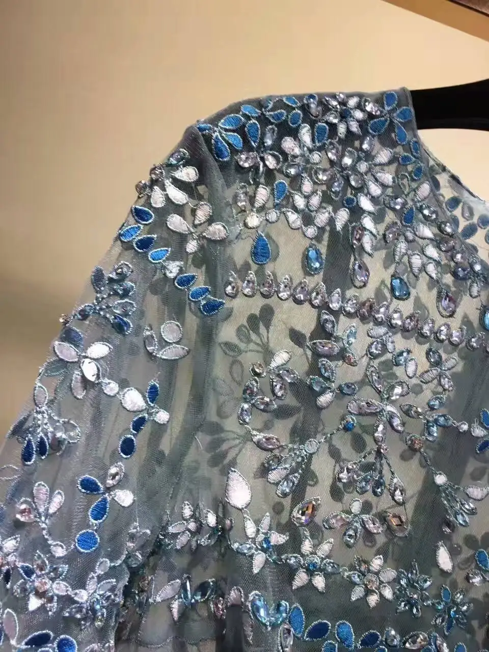 Потрясающие Длинные платья для женщин трудоемкое вечернее платье с вышивкой