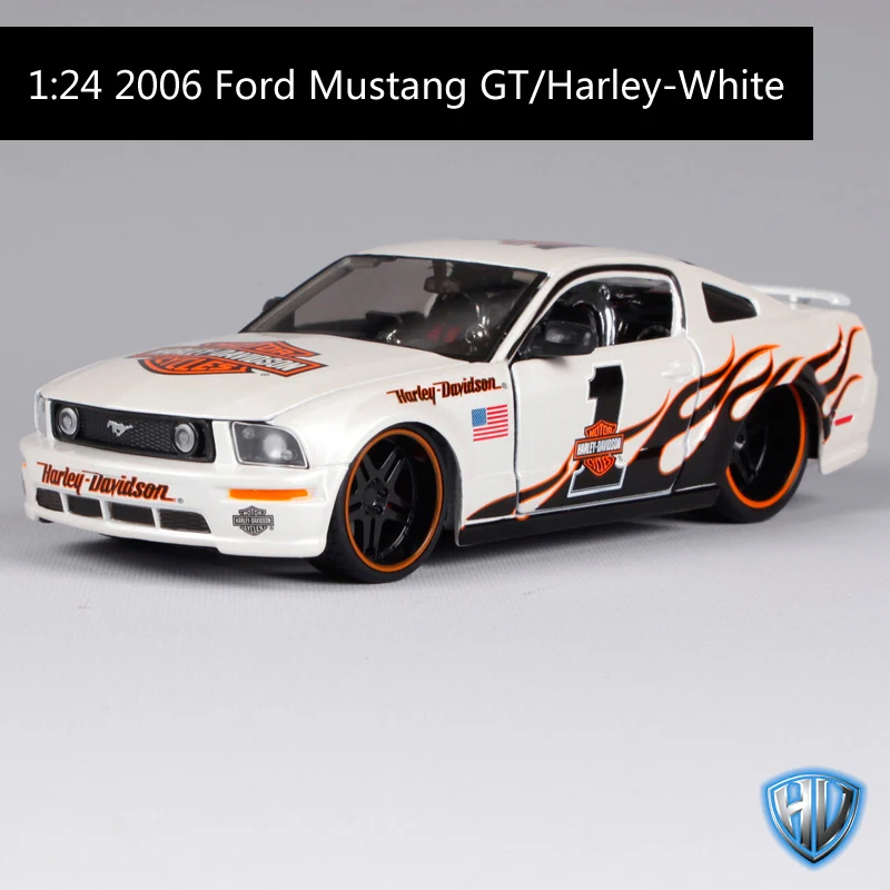 Maisto 1:24 2006 mustang gt H D белый гонщик автомобиль литье под давлением для ford мужчин