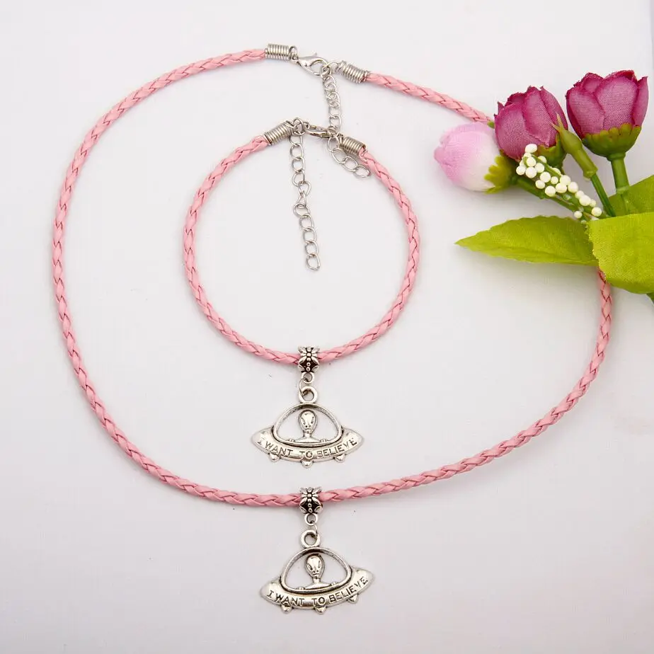 10 компл. Античное серебро Alien космический корабль очарование кулон плетеная