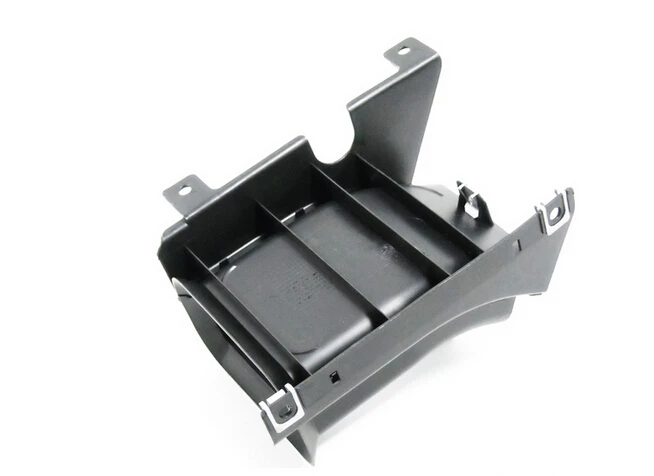 Правый воздуховод для двигателя BMW E60 E63 E64 525i 528i 51757203964