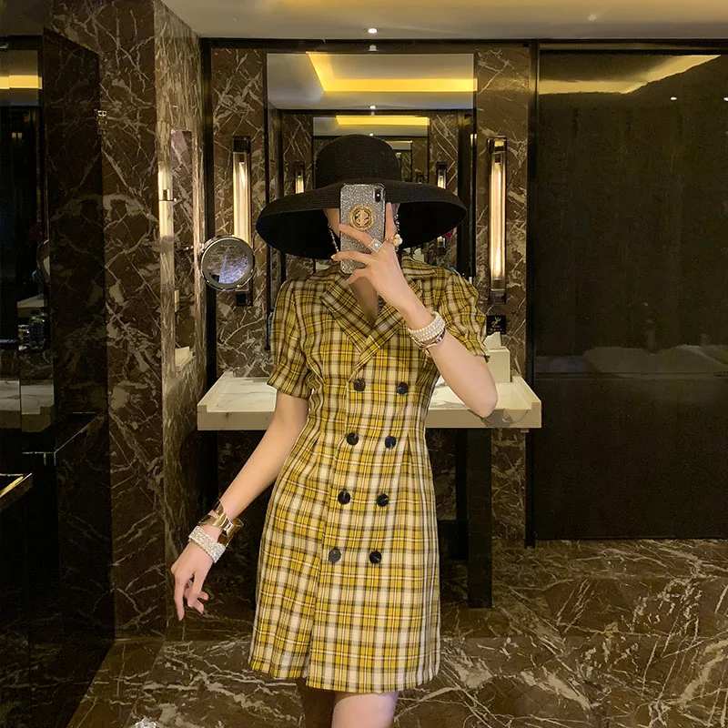 Женское винтажное платье в клетку облегающее тонкое офисное трапеция с коротким