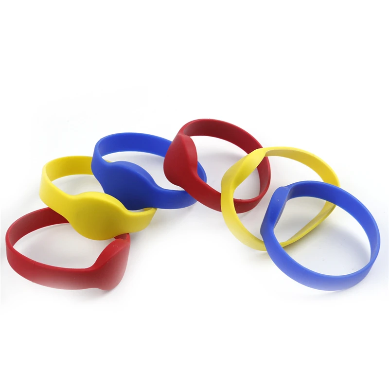 Фото OWGYML 125khz RFID EM4100 TK4100 Wristband Bracelet ID Card Silicone Band Read Only Access Control Безопасность и защита OWGYML 125khz RFID EM4100 TK4100 Wristband Bracelet ID Card Silicone Band Read Only Access Control Безопасность и защита
