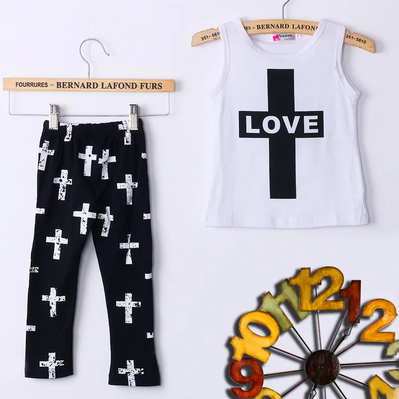 

Clearance Promotion kid Baby Girl Clothes Set Floral Sling Dress Black And White Stripes 2PCS Bebe Children Fashion Clothing Set