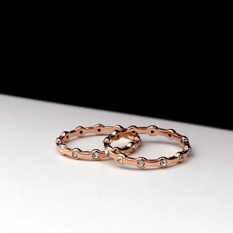 Женское кольцо с цирконием YUN RUO розовое золото ювелирное изделие из титановой