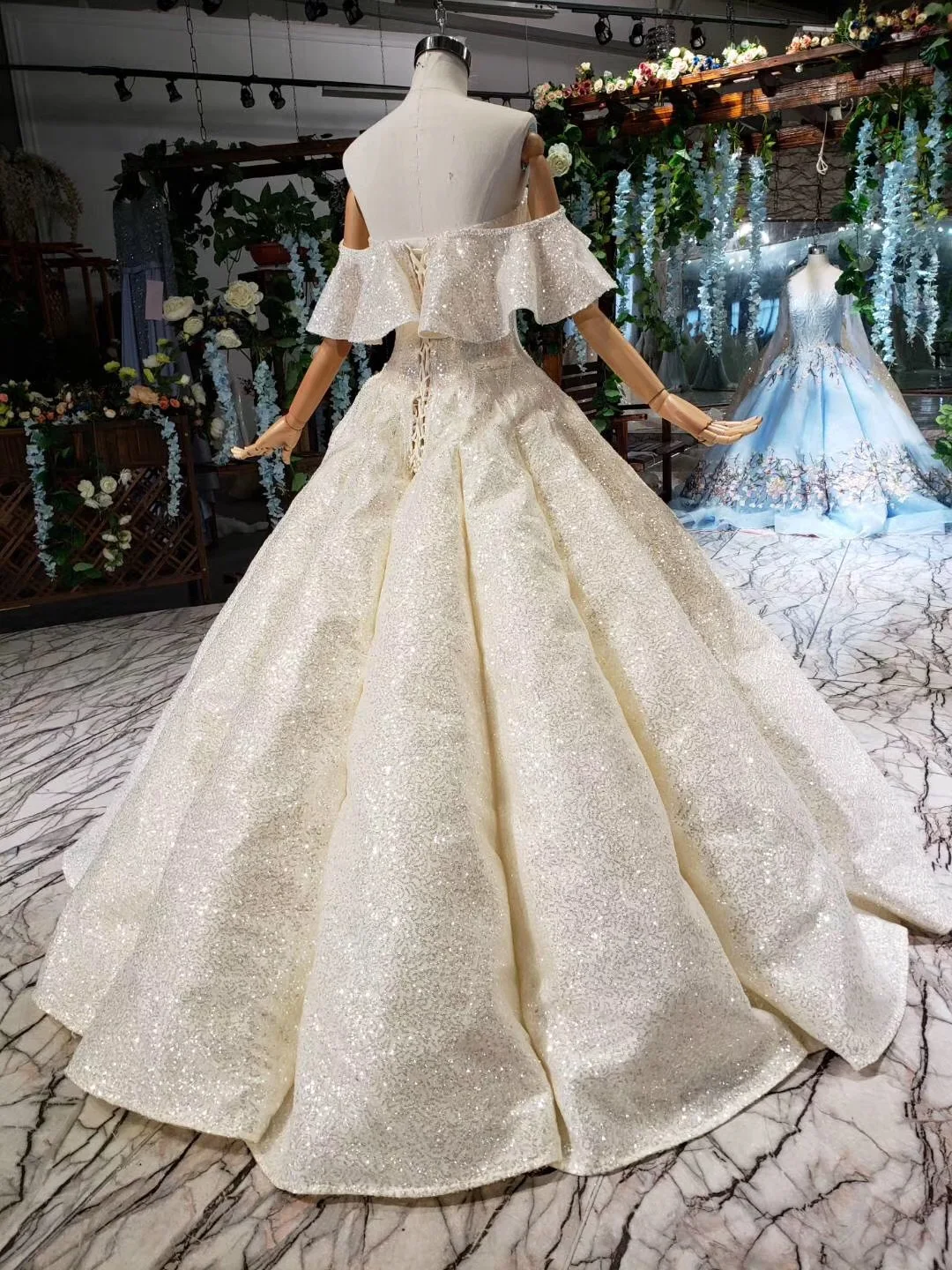 

New Vestidos De Novia Vintage Ball Gown Wedding Dress 2019 Princess Quality Lace Wedding Bride Dress With Glitters Bling Blings