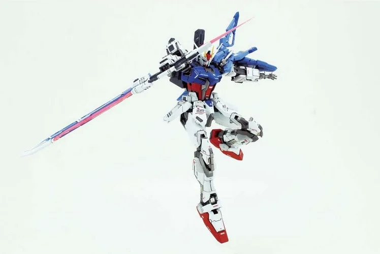 

Free shipping Dragon Momoko model 1:100 MG RM GAT-X105+AQM/E-X02 Sword Strike Gundam*