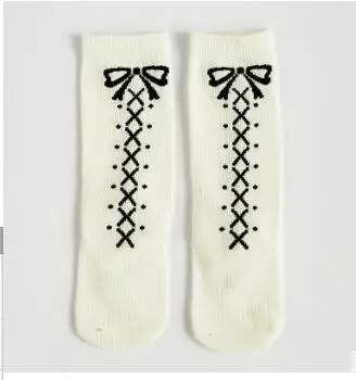 White bow Милые хлопковые носки для маленьких мальчиков и девочек Теплые осенние детские носки до колена с рисунком Совы носок Тоторо - Цвет: White bow