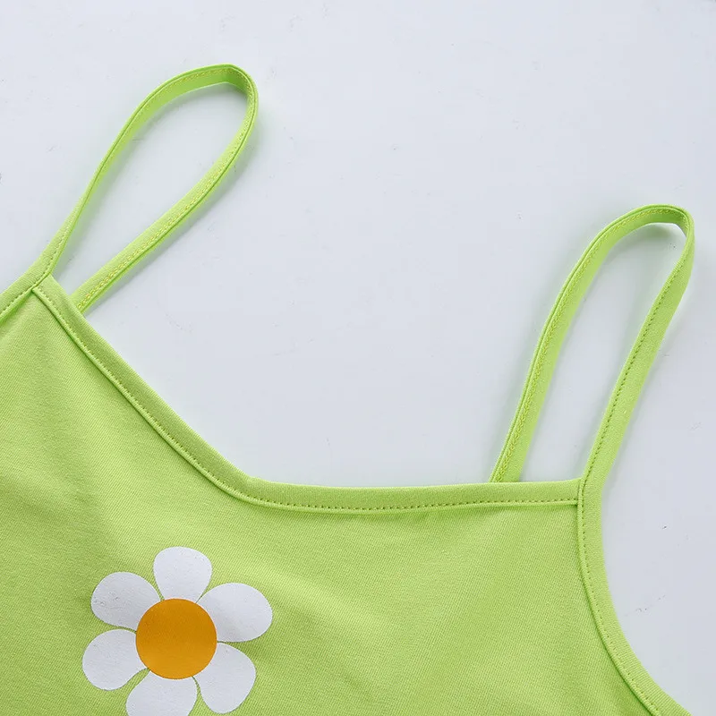 Женский облегающий топ на бретельках неоновый зеленый укороченный с принтом