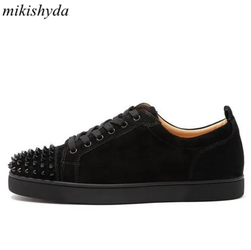 suede black Mikishyda/Коллекция года; сезон весна; мужские серые замшевые туфли с заклепками на плоской подошве; Низкие кроссовки на шнуровке; мужские Подиумные кроссовки; Chaussures Hommes; большие Size39-47 - Цвет: suede black