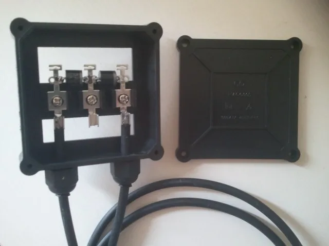 Солнечная распределительная коробка с кабелем 90 см и соединителем для солнечной