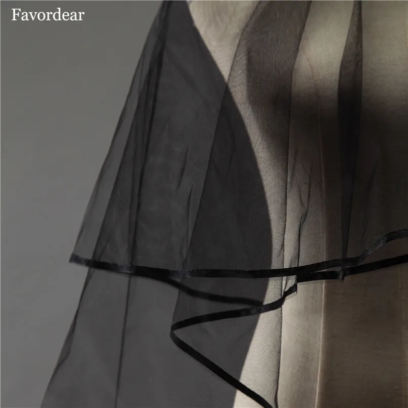 

Favordear 2 Layers Black Wedding Veil Brides Short Bridal Veil with Comb