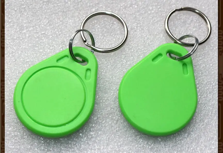 100 шт. NTAG215 брелоков nfc карта NFC тег карты домашние amiibo доступа keychcain |