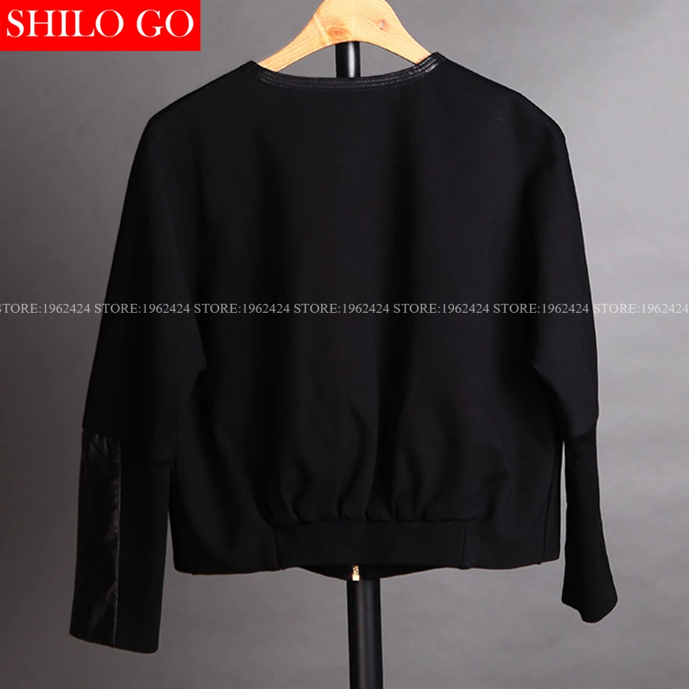 Женская кожаная куртка весенняя черная с круглыми рукавами летучая мышь и